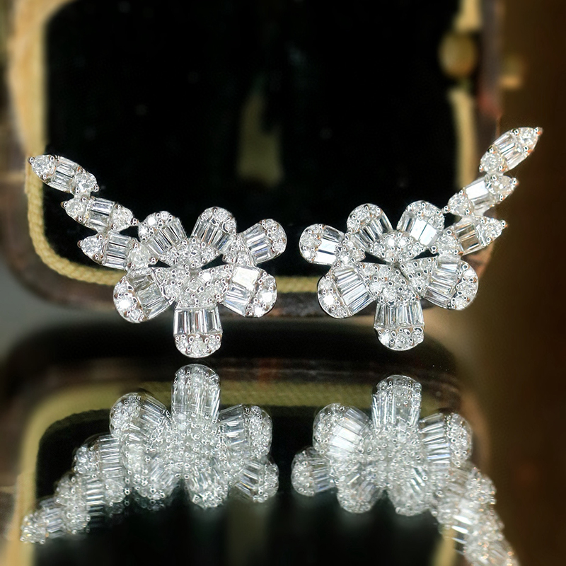 Aazuo Fine Jewelry 18K Pure Wh - Diamond Stud Earrings ulasan dan harga