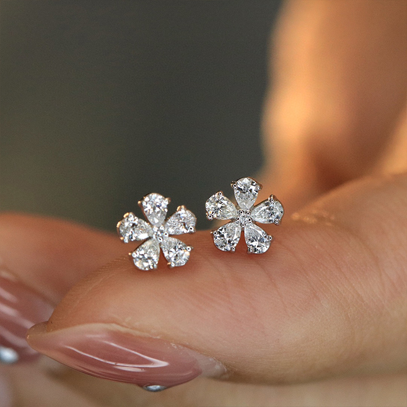 Aazuo Fine Jewelry 18K Orignal - Diamond Stud Earrings ulasan dan harga