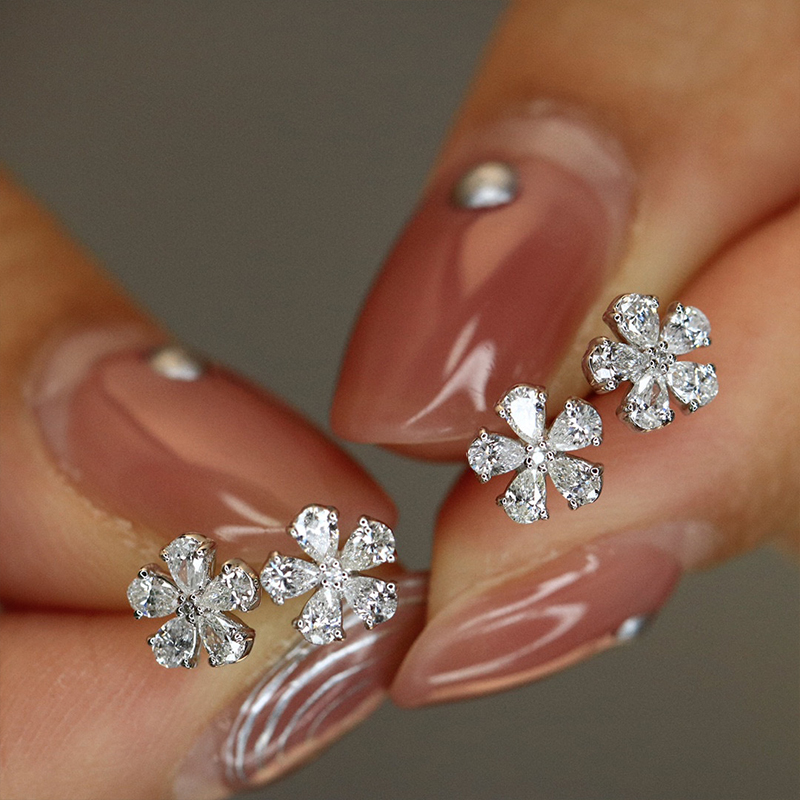 Aazuo Fine Jewelry 18K Orignal - Diamond Stud Earrings ulasan dan harga